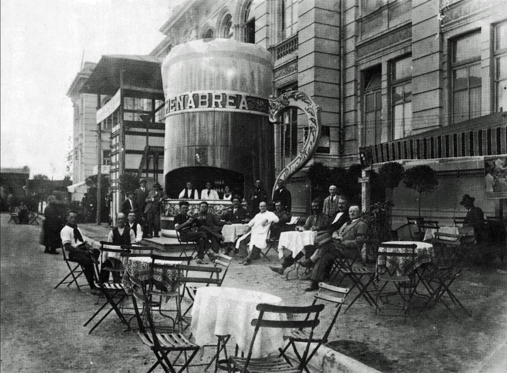 The Menabrea stand at the Esposizione Agricola Industriale di Vercelli in 1930