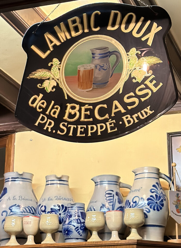 Lambic Doux sign with lambic jugs
